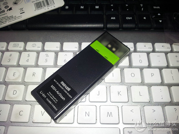 Maxell 麦克赛尔 AirStash Wi-Fi无线SD卡共享存储器 晒物广场:昨日好晒单 懒人移动电脑台、经典B&O“飞碟”、台版漫画、无线SD卡、汉密尔顿飞行员、嘉实多、磨刀钱包、Kate Spade女包