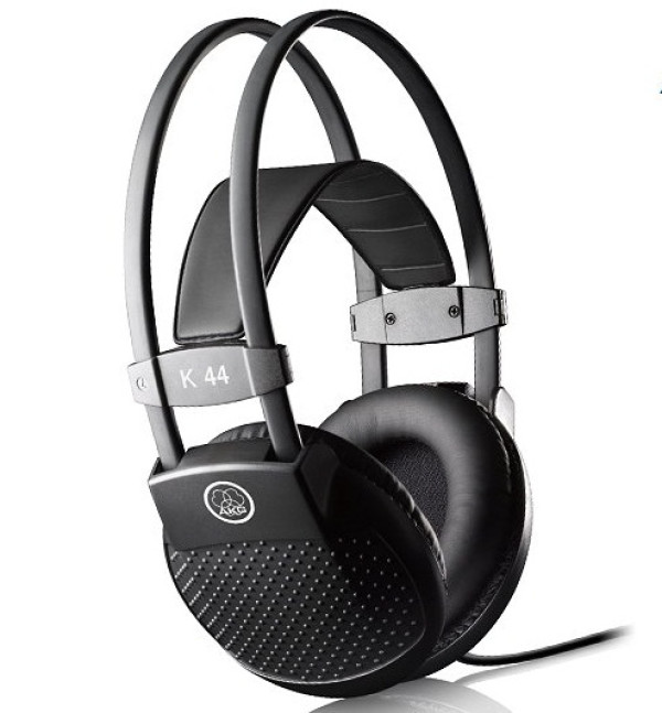 AKG K44