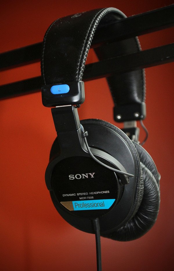 SONY 索尼 MDR-7506 DJ监听耳机
