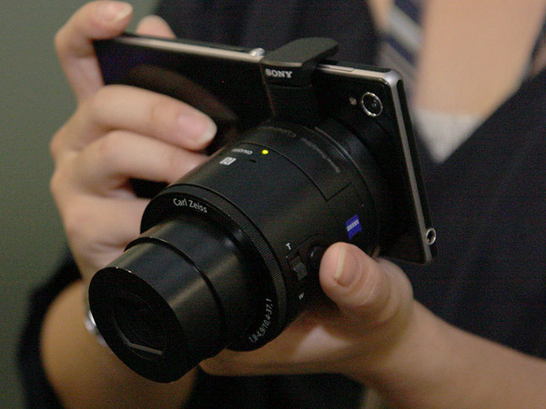 新鲜物:索尼镜头相机 QX10/QX100(支持安卓/iOS)京东商城开始预订