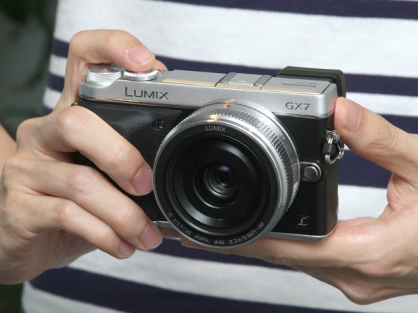 Panasonic 松下 Lumix DMC-GX7 套机(二代20/1.7镜头)