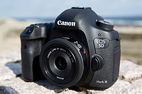 Canon 佳能 EF 40 F2.8 STM 饼干镜头