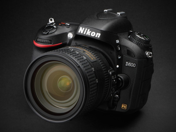 D600