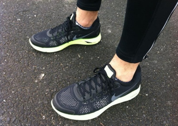 双重优惠:NIKE 耐克 LUNARGLIDE+ 4 SHIELD 登月4代 男款支撑跑鞋