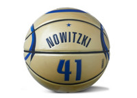 Spalding 斯伯丁 Dirk Nowitzki Under Glass Home 篮球