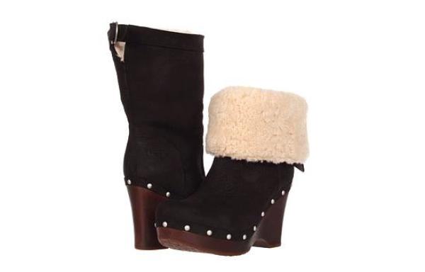 UGG Australia Carnagie 反羊皮女款中筒靴