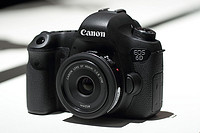 Canon 佳能 EOS 6D 全画幅 数码单反 单机