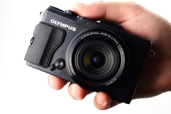 Olympus 奥林巴斯 便携数码相机 XZ-2(4倍光变、F1.8-2.5,折叠触控屏)