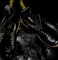 拼单好价！Dr. Martens Classic 1919 Steel Toe Boot 经典马丁靴