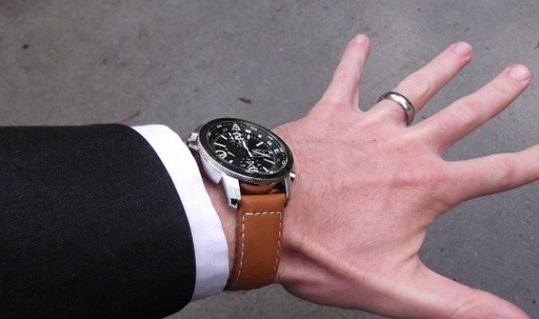 SEIKO 精工 SSC081 男士太阳能腕表