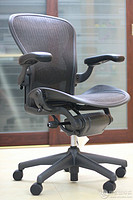 高端秀：Herman Miller 赫曼米勒 Aeron 人体工学椅