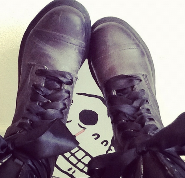 Dr. Martens Triumph 1914 女款马丁靴