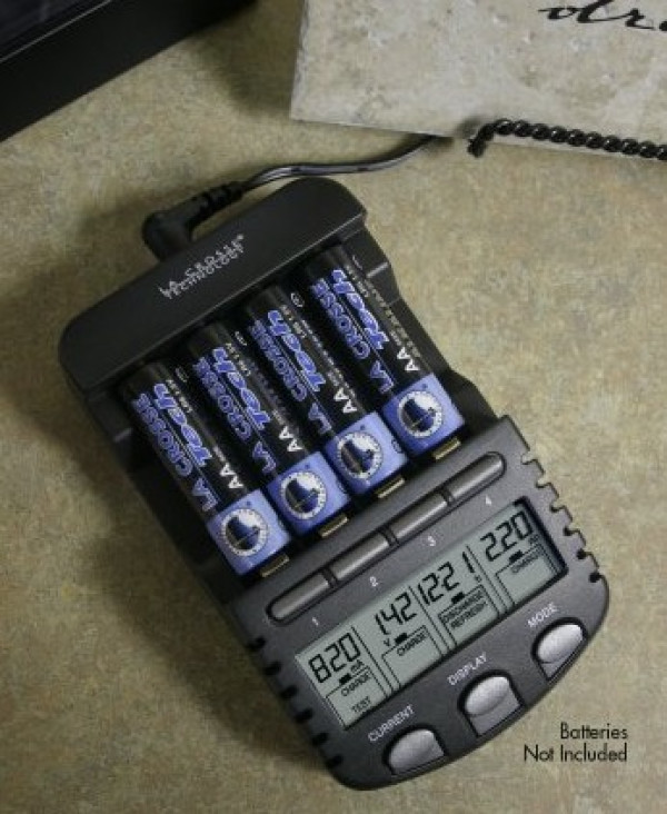 La Crosse Technology BC-700 Alpha Power Battery Charger 智能充电器