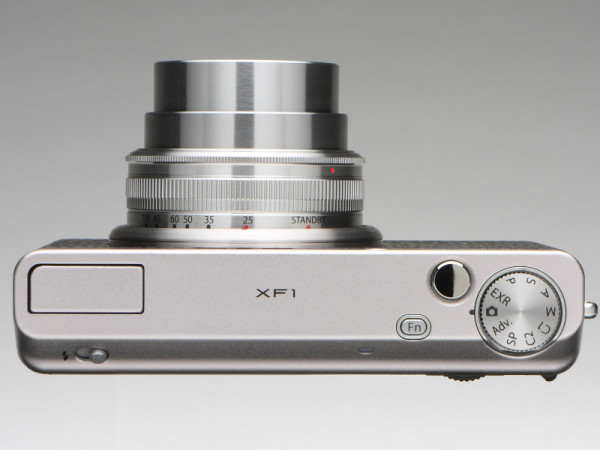 Fujifilm 富士 XF1 复古旁轴造型 数码相机 银色