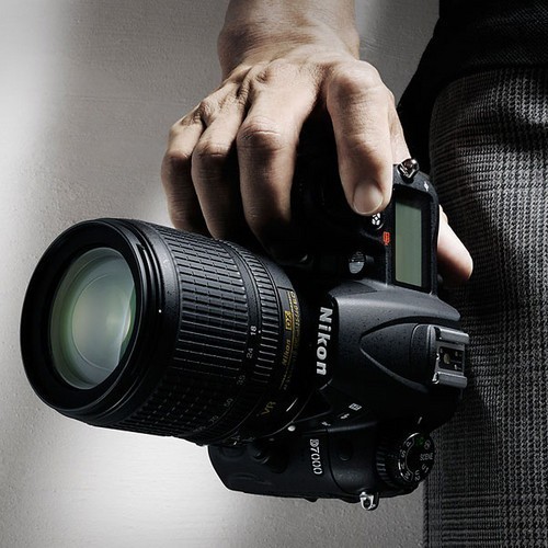 Nikon 尼康 D7000 单反套机(AF-S 18-105mm VR镜头)