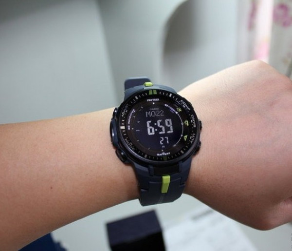再降价!Casio 卡西欧 PRW-3000-2 登山系列 6局电波太阳能男款腕表(黑色反显)