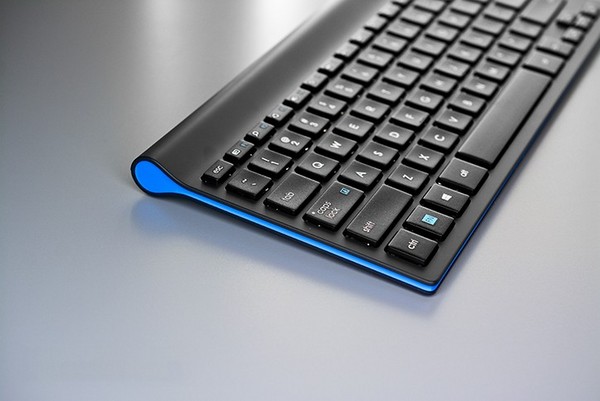 Logitech 罗技 TK820 HTPC 无线键盘(带触控板)
