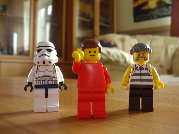 LEGO Minifigures Year by Year A Visual History 乐高人仔百科（2013款、送3个人仔）*2