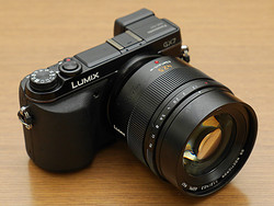 高端秀：Panasonic 松下 LEICA DG NOCTICRON 42.5mm F1.2  M4/3用 肖像镜头