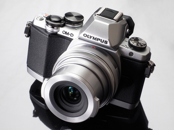 Olympus 奥林巴斯 OM-D E-M10 M4/3 可换镜头数码相机（带饼干14-42镜头）