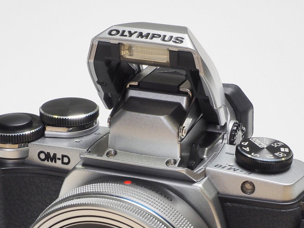 新低价：OLYMPUS 奥林巴斯 OM-D E-M10 M4/3 可换镜头数码相机 银色/黑色 （带14-42EZ电动饼干）
