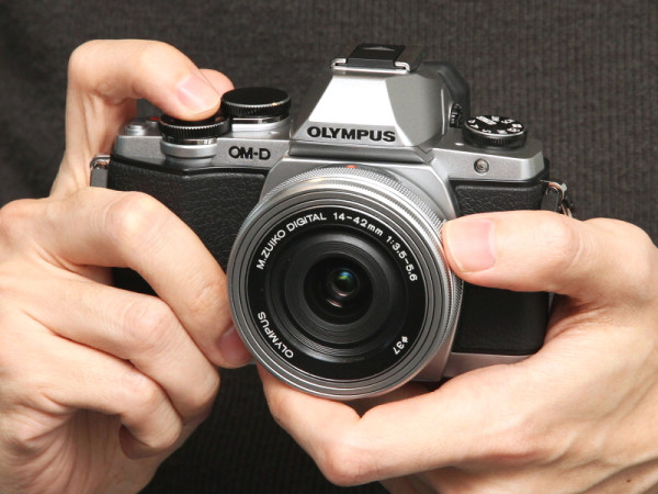 Olympus 奥林巴斯 OM-D E-M10 M4/3 可换镜头数码相机(带饼干14-42镜头)