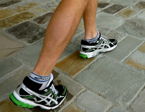 ASICS 亚瑟士 GT-1000 男款跑步鞋
