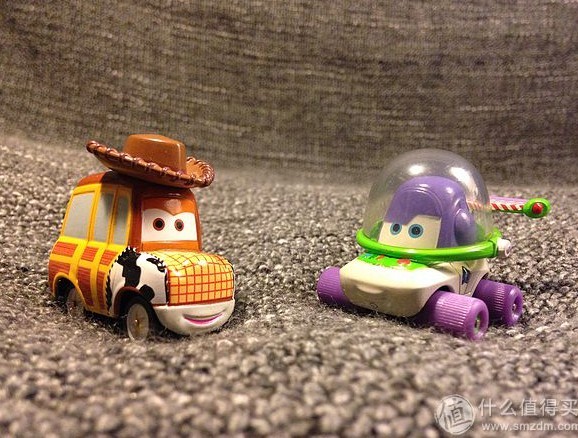 凑单品：Fisher-Price 费雪 赛车总动员 Pixar Cars Toon El Materdor 摇晃发动小汽车