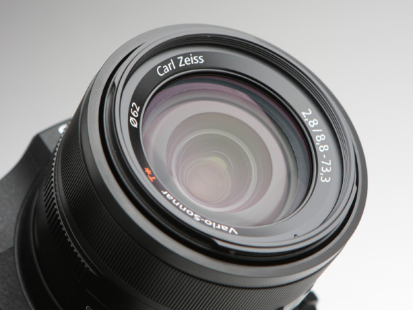 SONY 索尼 DSC-RX10 数码相机 黑色(等效24-200、恒定最大F2.8、超采样)