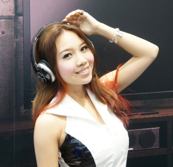 YAMAHA 雅马哈 PRO 400 Hi-Fi 次旗舰头戴式耳机(珍珠白)