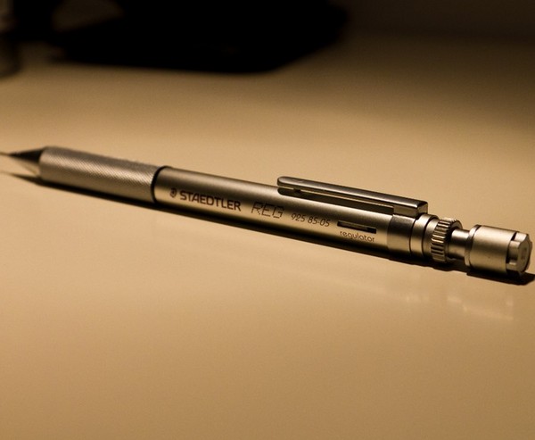 双重优惠:STAEDTLER 施德楼 金属制 925 85-05 绘图自动铅笔+橡皮