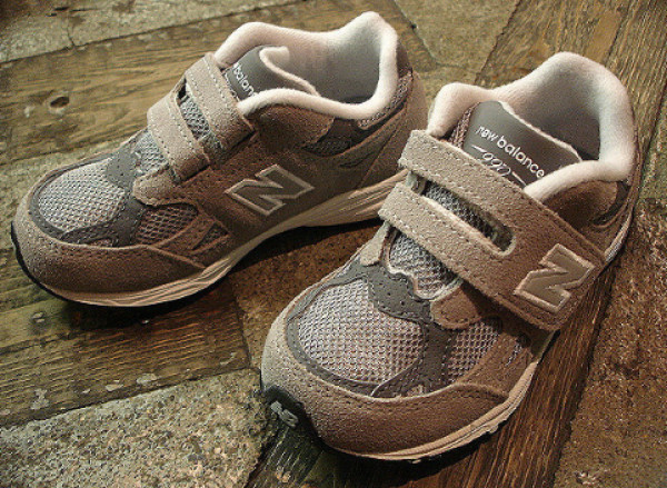 new balance 新百伦 KV990 Hook and Loop 童款跑鞋
