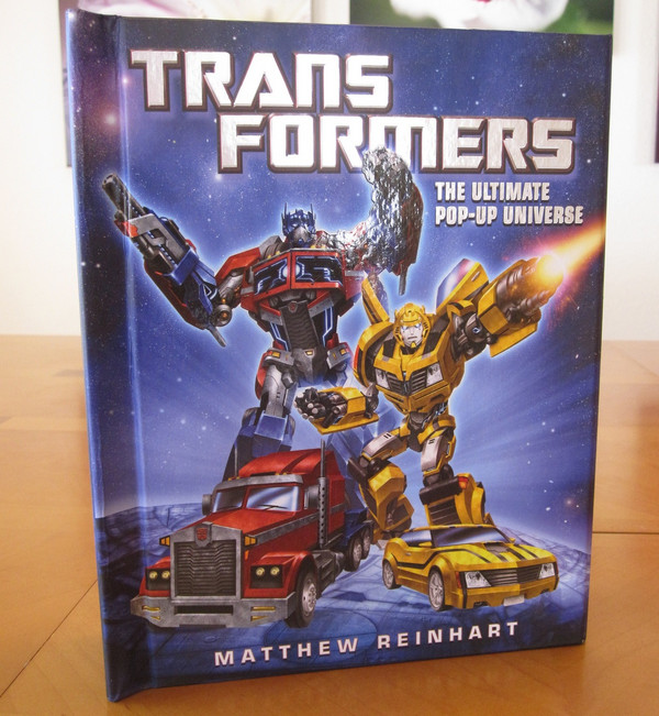 《Transformers: The Ultimate Pop-Up Universe 》变形金刚 英文原版立体书精装版（35个可变角色）