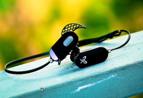 JayBird Freedom JF3 运动型 入耳式蓝牙耳机(带麦)