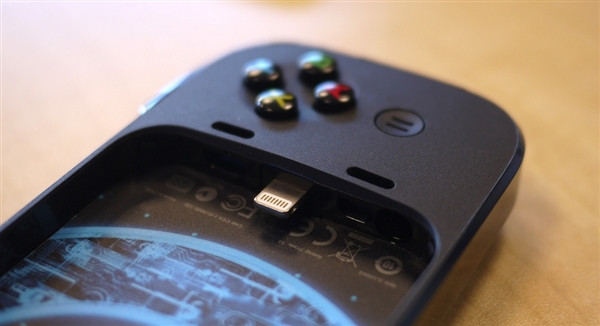 Logitech 罗技 G550 PowerShell iOS游戏手柄(iPhone 5/5s/Touch5)