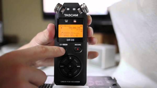 TASCAM DR-05EB 便携式数码录音笔