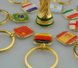 FIFA官方授权产品 WKET12102300011 2014巴西世界杯国家系列金杯钥匙圈 金色