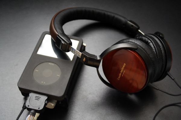 audio-technica 铁三角 ATH-ESW9A 头戴式耳机(实木+羊皮材质)官翻版