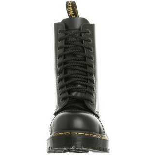 Dr. Martens 8761 中性马丁靴