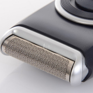 braun博朗m90往复式电动剃须刀