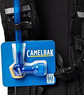 Camelbak Rogue Hydration  男士户外水袋背包 黑色保湿包 2L