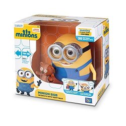 Minions Bob Interacts with Teddy Bear 抱泰迪熊的小黄人