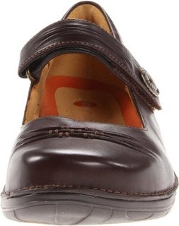 Clarks UN Linda Falt 女士真皮平跟鞋