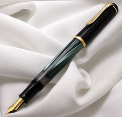 Pelikan 百利金 CLASSIC系列 M200 黑色钢笔 M尖