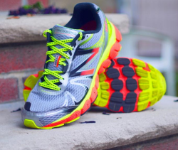 new balance M880V4 男款次顶级缓震跑鞋（三色）