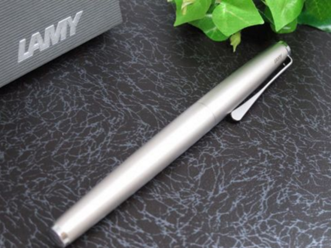 ＃有货自远方来＃银色LAMY 65 studio开箱以及黑白studio 对比