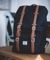 Herschel Supply Co. Retreat 复古双肩背包