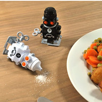 SUCK UK Salt and Pepper Robot Shakers 调料罐