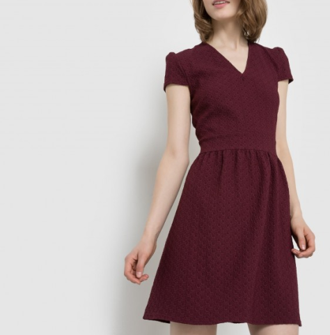 mademoiselle r v领暗花纹连衣裙 €45.11(需用码,约合￥335)