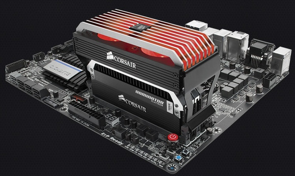 CORSAIR 美商海盗船 统治者铂金ROG红色定制款 DDR4 3200 16GB(4Gx4)台式机内存